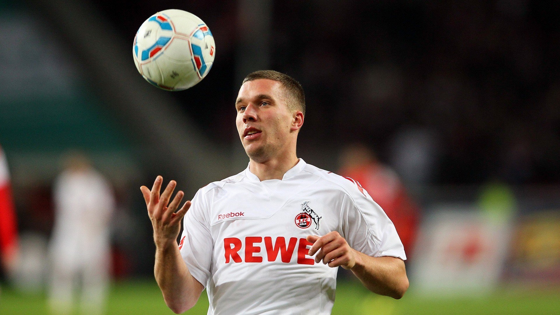 田径选手不断刷新个人最佳成绩